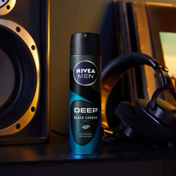 Men Deep Black Carbon Beat antyperspirant spray z aktywnym węglem 150ml Supply