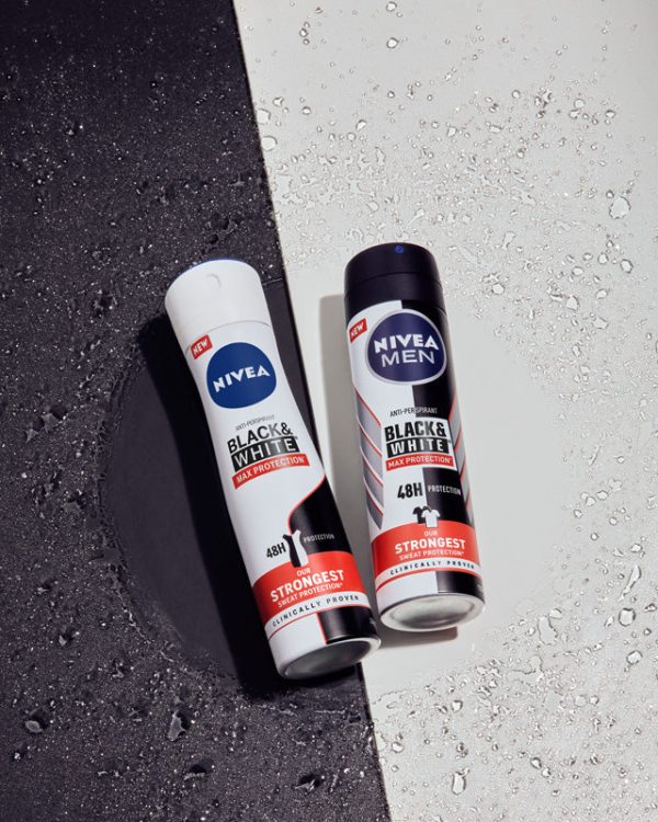 Men Black&White Max Protection antyperspirant spray 150ml on Sale